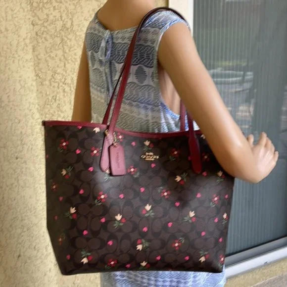 Coach City Tote In Signature Canvas With Heart Petal Print Brown Multi - Picture 16 of 16